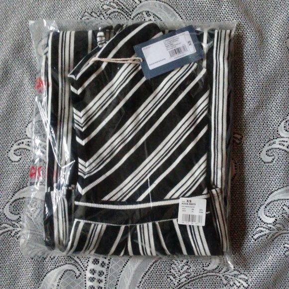 Women's Striped Sleeveless Knit Wide Leg Jumpsuit - Picture 4 of 4